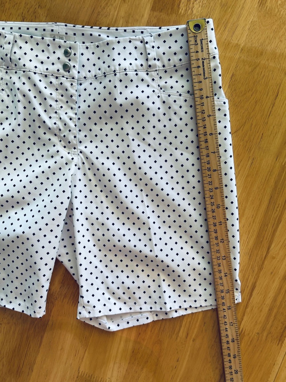 adidas Women’s Quick-dry Golf Shorts - Picture 6 of 7